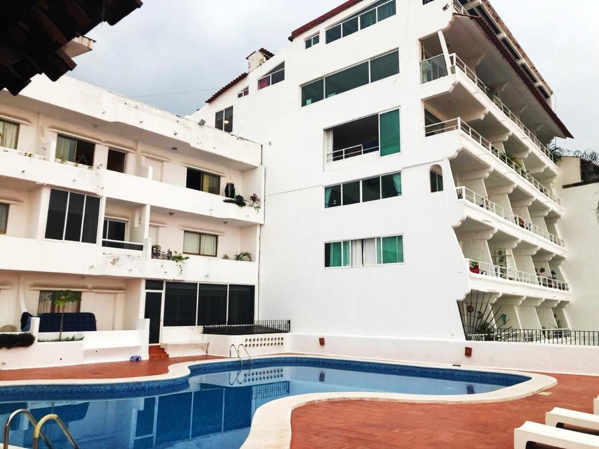 Brisas Del Mar Studio Steps Away From Muertos Beach Apartment