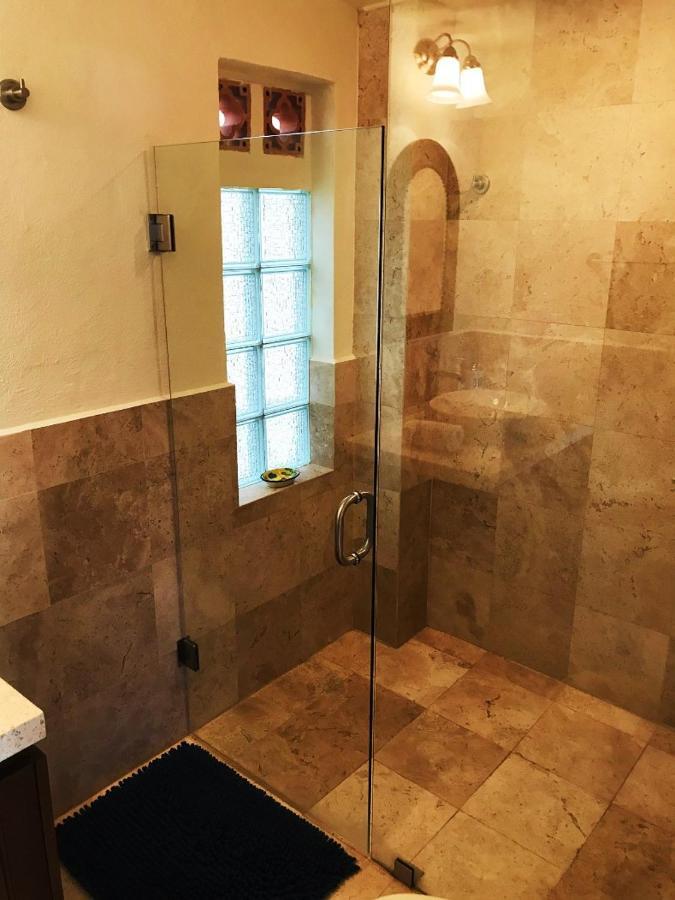 Apartment Brisas Del Mar Studio Steps Away From Muertos Beach