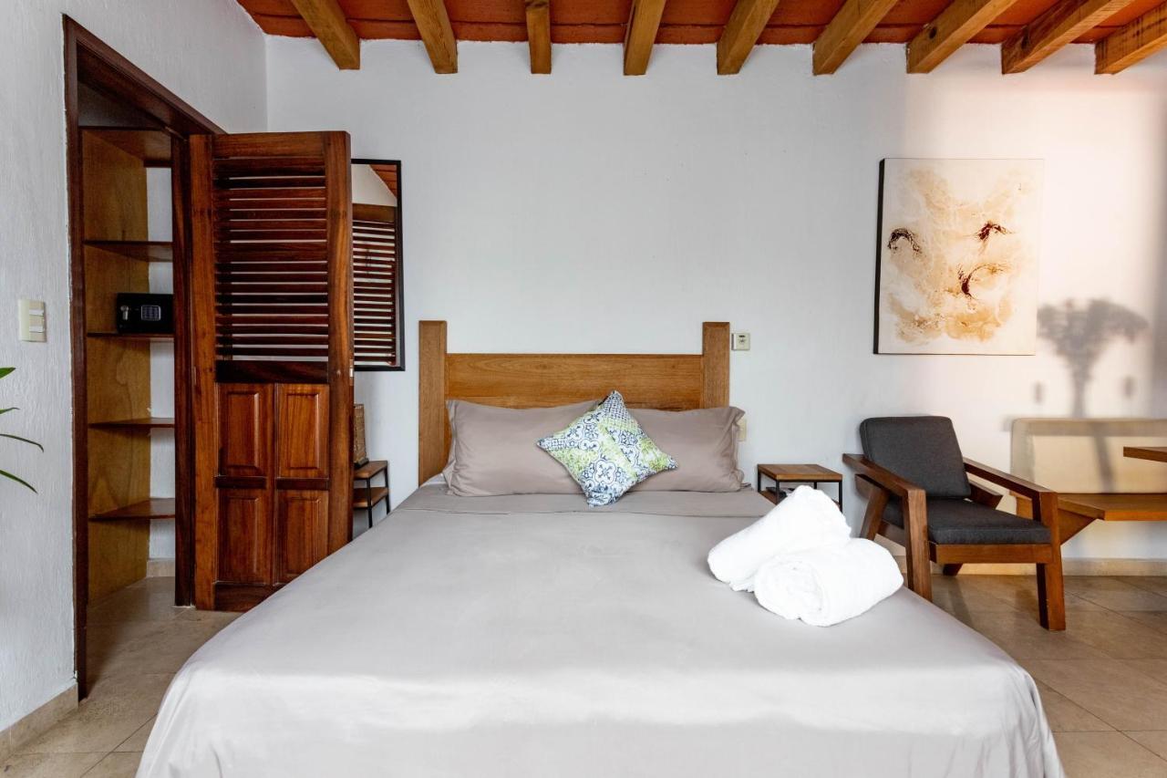 Olas Altas Departamentos Hotel Puerto Vallarta