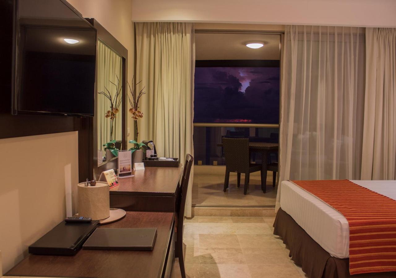 Sunset Plaza Resort 4*
