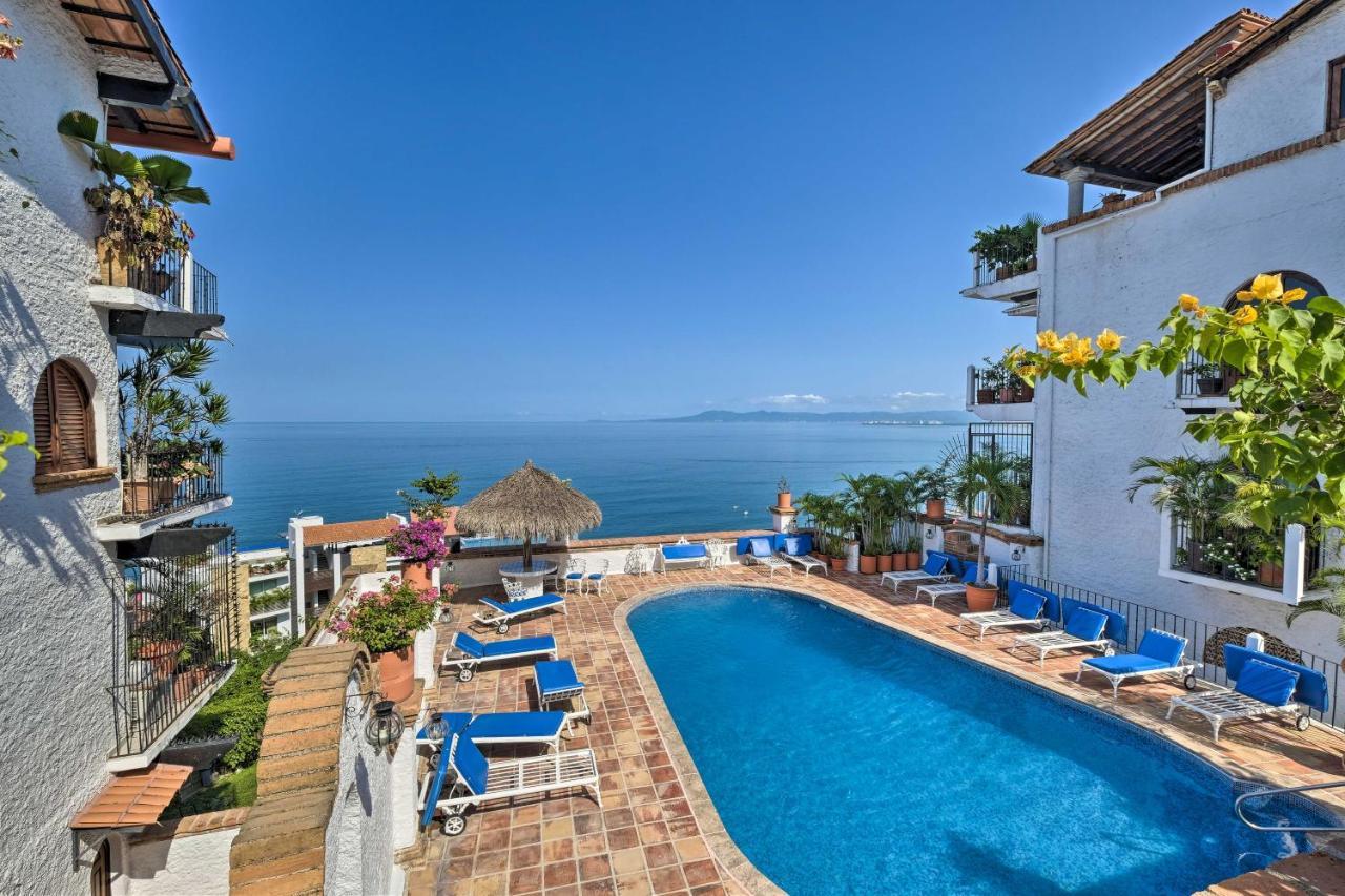 With Pool - Walk To La Playa! Apartment