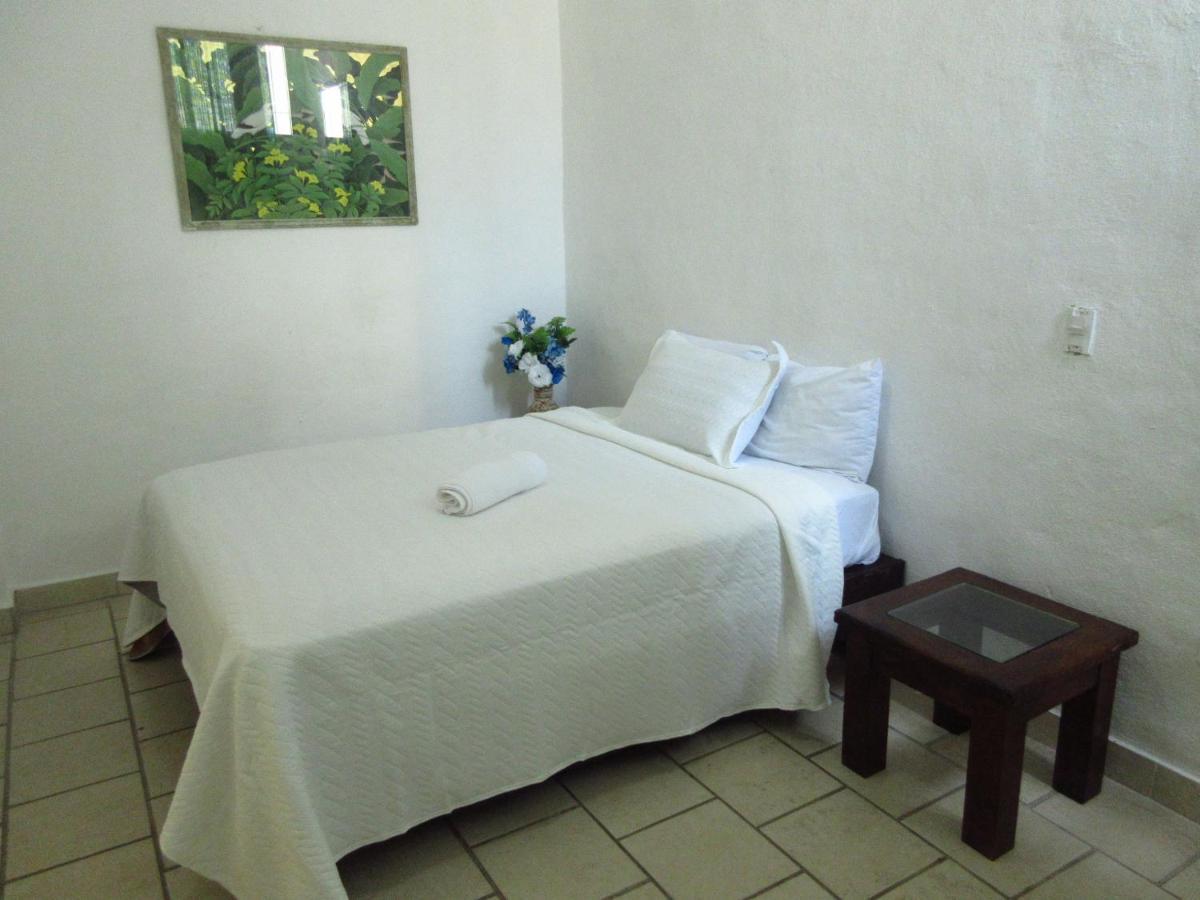 Alexandross Hostel Puerto Vallarta