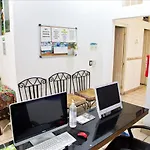 Alexandross Hostel