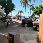 Malecon Uno Pv Libertad 111 Centro 48300 Puerto Vallarta Jal