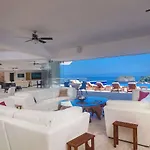 Magnificent Villa- For 20 Guests