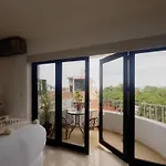 Casa Galeria Beach Front
