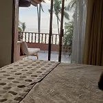 Hermoso Alojamiento En Los Tules, Frente Al Mar En Medio De Hermosos Jardines, Es Unico!!!