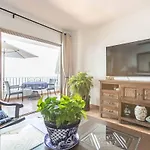 Ocean View 2Br Condo-Balcony-Beach-Pool