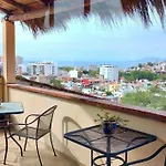 Amplio Departamento, En Zona Romantica