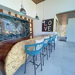 2Br Penthouse Luxury At D\'Esire