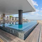 Relax In Style At Loft 268, Pool, Gym, Bbq