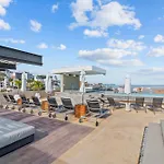 Colorful & Modern Condo In Old Town, Pool, Gym