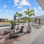 Colorful & Modern Condo In Old Town, Pool, Gym