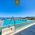 Mountain Retreat - 2 Bedroom Condo - Oceanview Pool