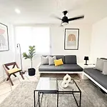 Lovely 1Br Suite Nearby The Beach