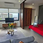 Estudio De Ensueno Con Alberca 303