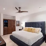 Stylish Poolside Condo With Sea Views Apple Tv