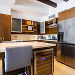 2Br With Workspace, Mini-Bar And Pool