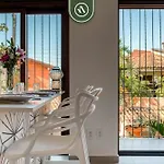 1 Bedroom Mountain Retreat - 5 Min To Beach - Pool