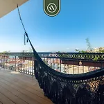 Amazing Condo With Rooftop Pool