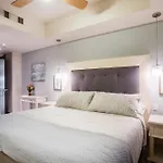 Beachfront 1Br W/ Balcony & Resort-Style Amenities
