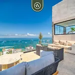 Luxury Oceanview Condo - Rooftop Pool - Downtown