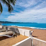 Stunning Beachfront Condo - Sea Views & Pools
