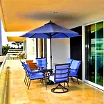 Begona\'S Unlimited Luxury Condo