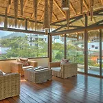 Nayri Life & Spa 102