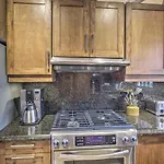 Resort Condo With Pool Access And Pacific Ocean Views!