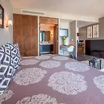 Suites At Sapphire Ocean Club
