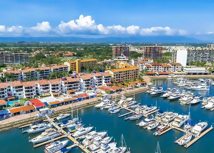 Condominio Marina Golf #204A