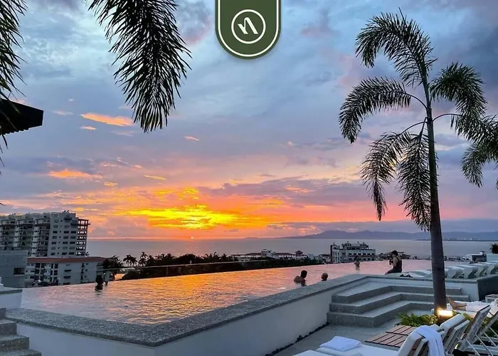 Amazing Condo With Rooftop Pool - Private Balcony