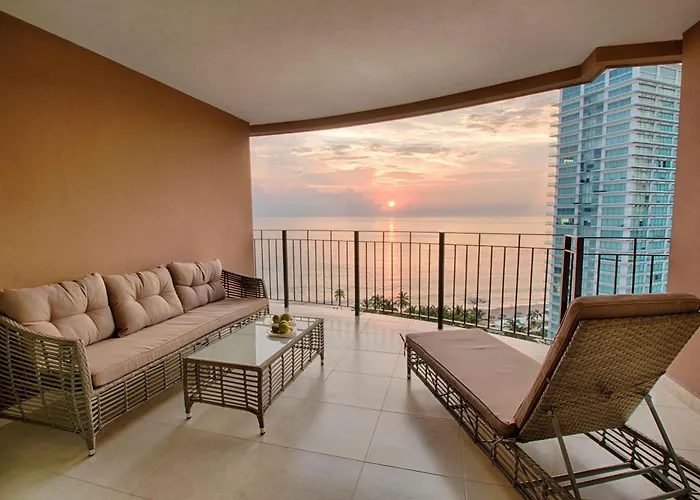 Beachfront 1Br W/ Balcony & Resort-Style Amenities