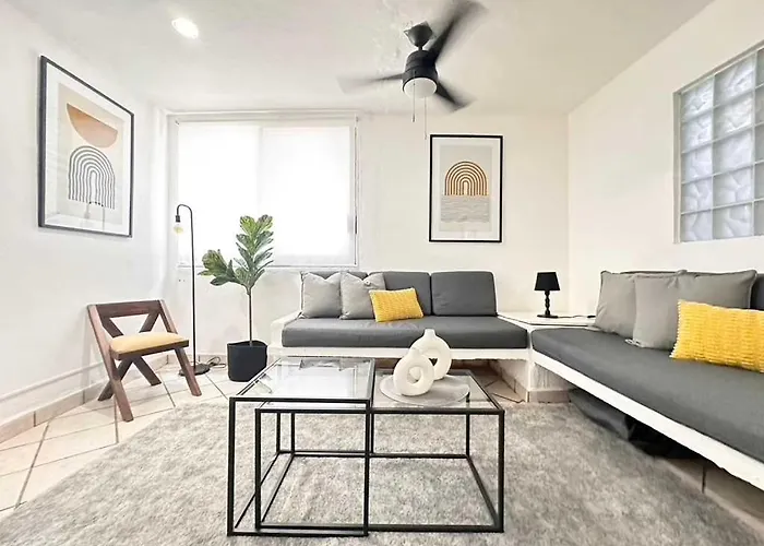 Lovely 1Br Suite Nearby The Beach