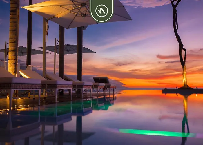 Amazing Condo With Rooftop Pool