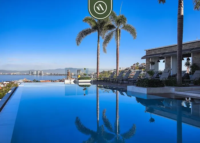 Condo With Private Balcony - City View - Pool