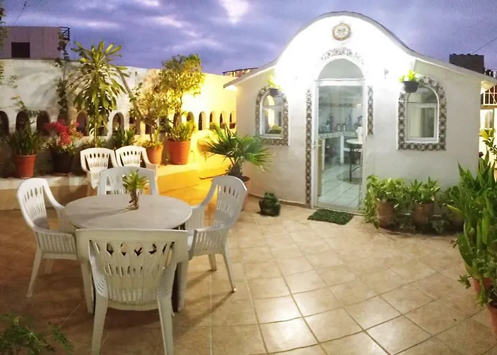 Alexandross Hostel