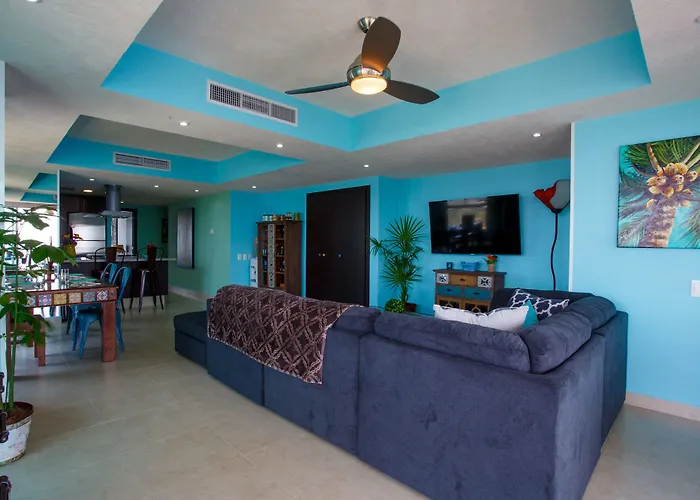 Oceanview 2 Bedroom Condo With Balconies