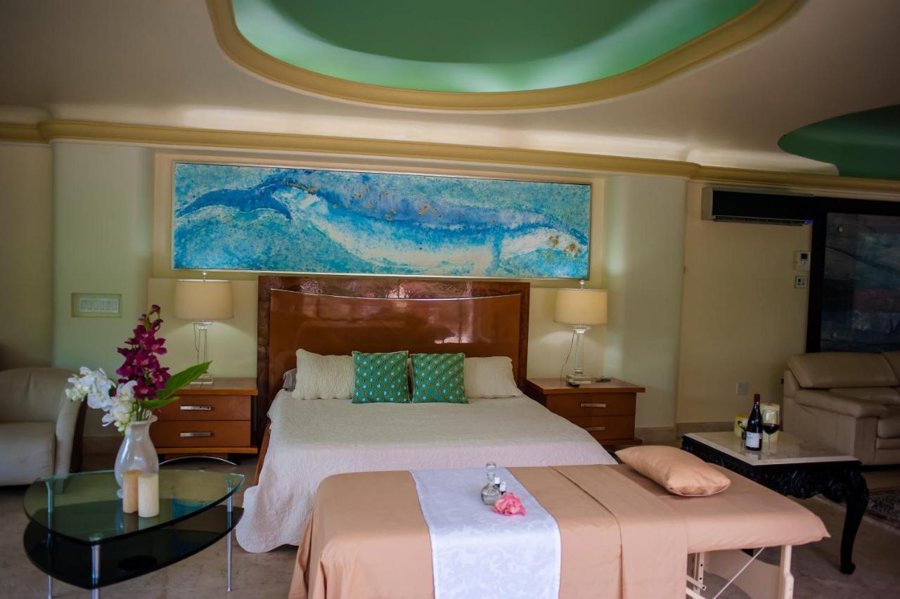 Hotel South Shore Luxury Suites, *