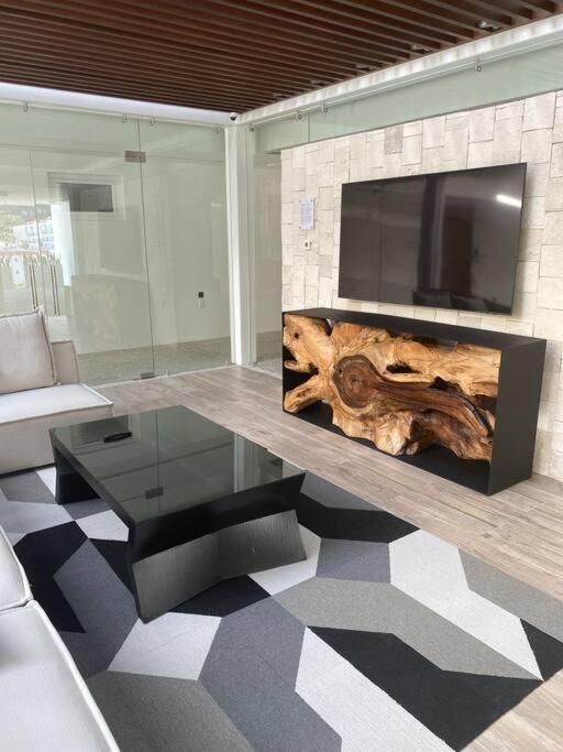 Modern 1 Bedroom
