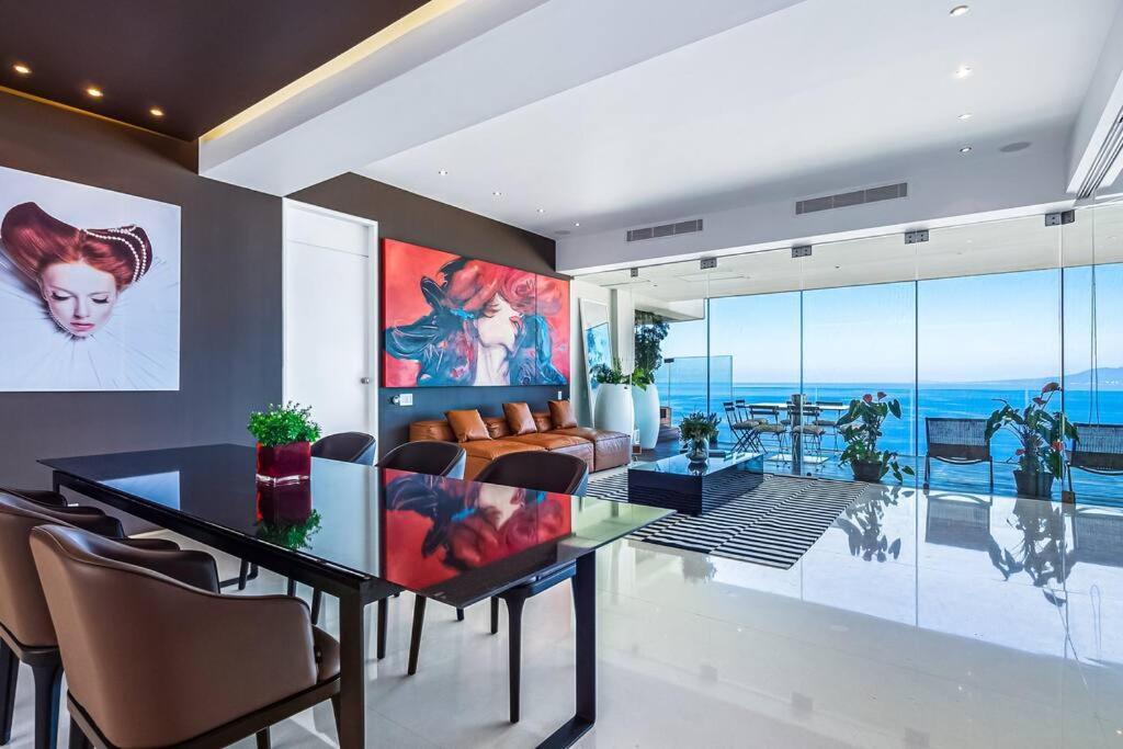 Avalon - 1004 Stunning Luxury 3 Bedroom Private Pool Apartment *
