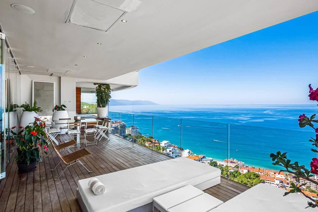 Avalon - 1004 Stunning Luxury 3 Bedroom Private Pool Apartment