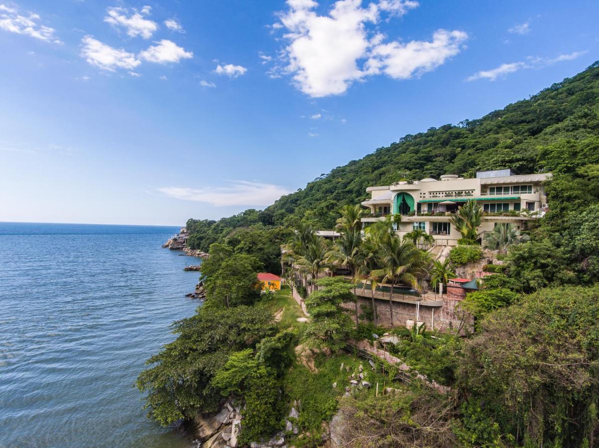 Hotel South Shore Luxury Suites,