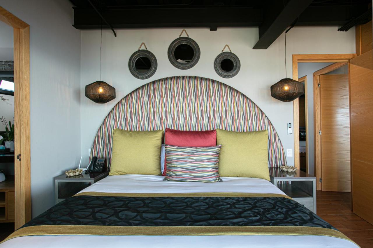 Pinnacle 179 - Adults Only 4*