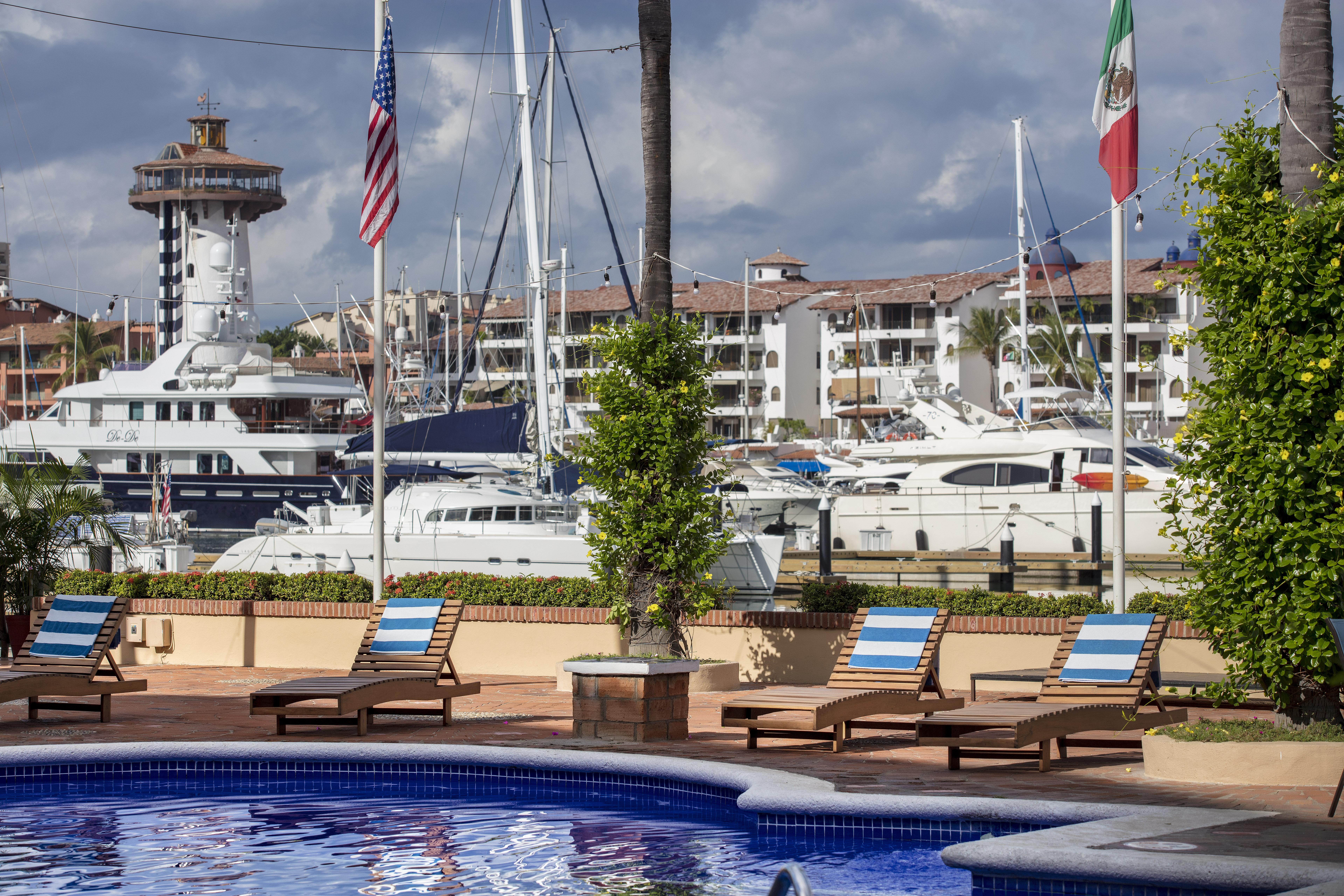 Hotel Flamingo Vallarta & Marina 4*
