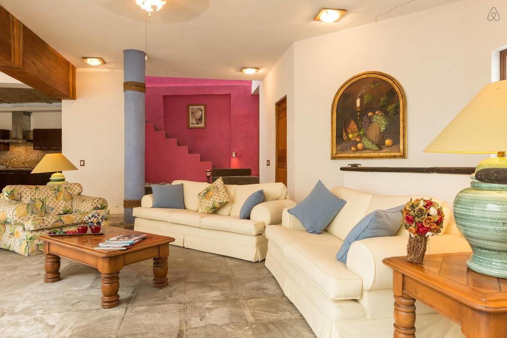 Casa La Columna Bed & Breakfast