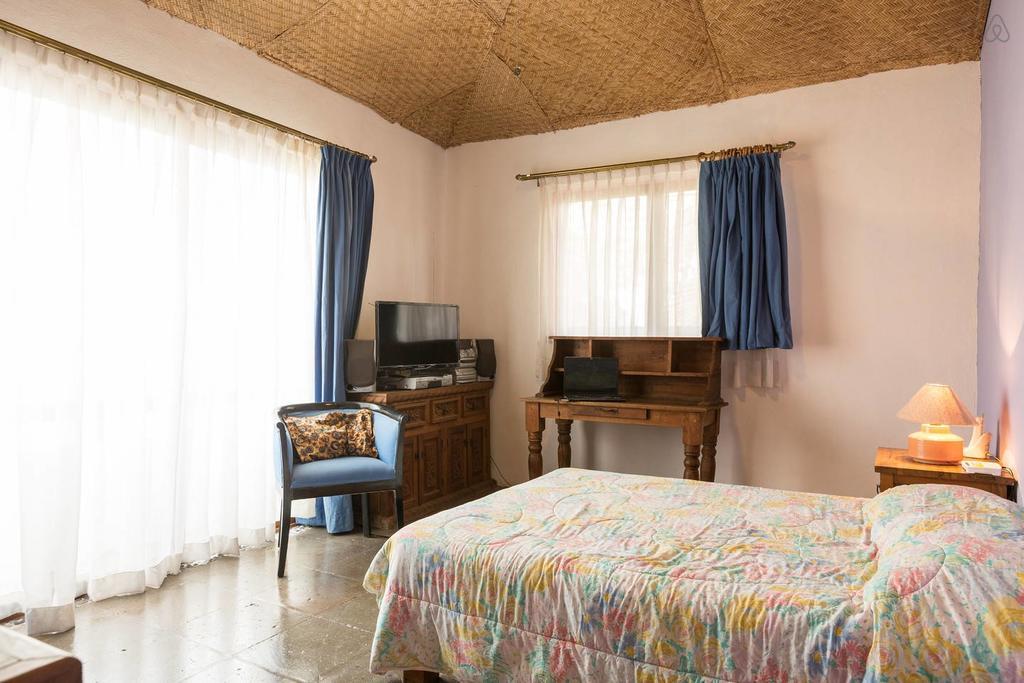 Casa La Columna Bed & Breakfast