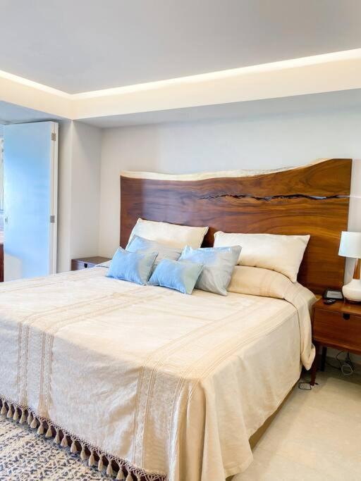 Large Front 2bed/2bath Condo: Save $50+/nt!