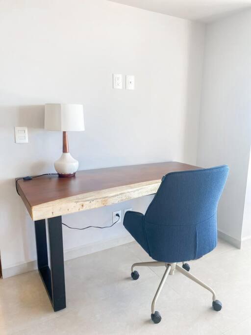 Apartment Large Front 2bed/2bath Condo: Save $50+/nt!